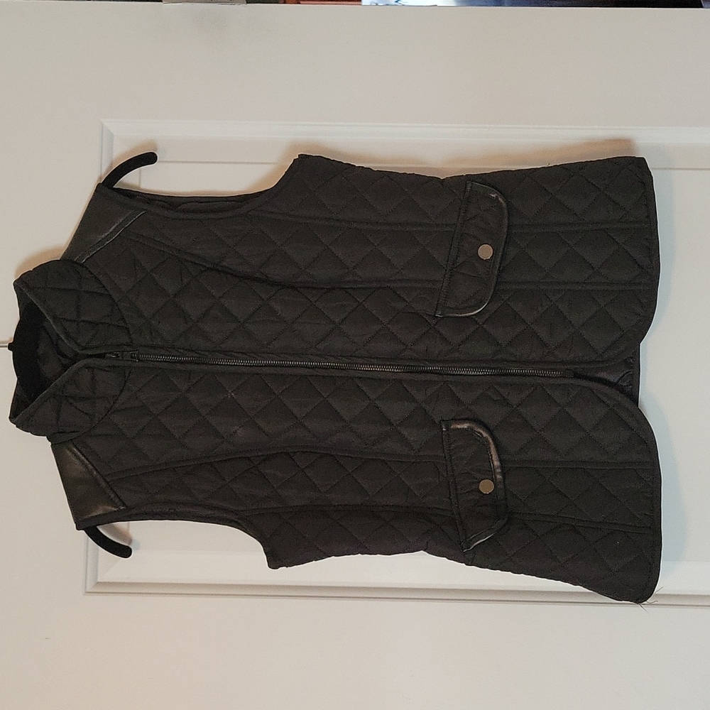 Quilted mixed fabric vest